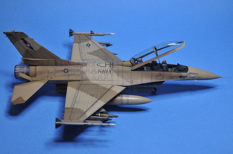 Модель f 16. F-16 1/48 Kinetic. F-16b. Ф-16 Кинетик Хелленик. Ф 16 1/48.